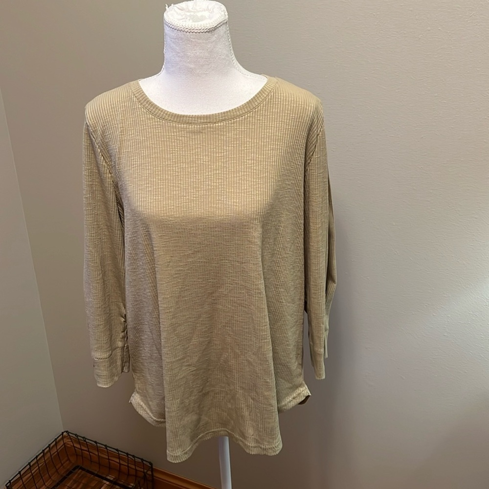 Women’s Ribbed 3/4 Sleeve Top